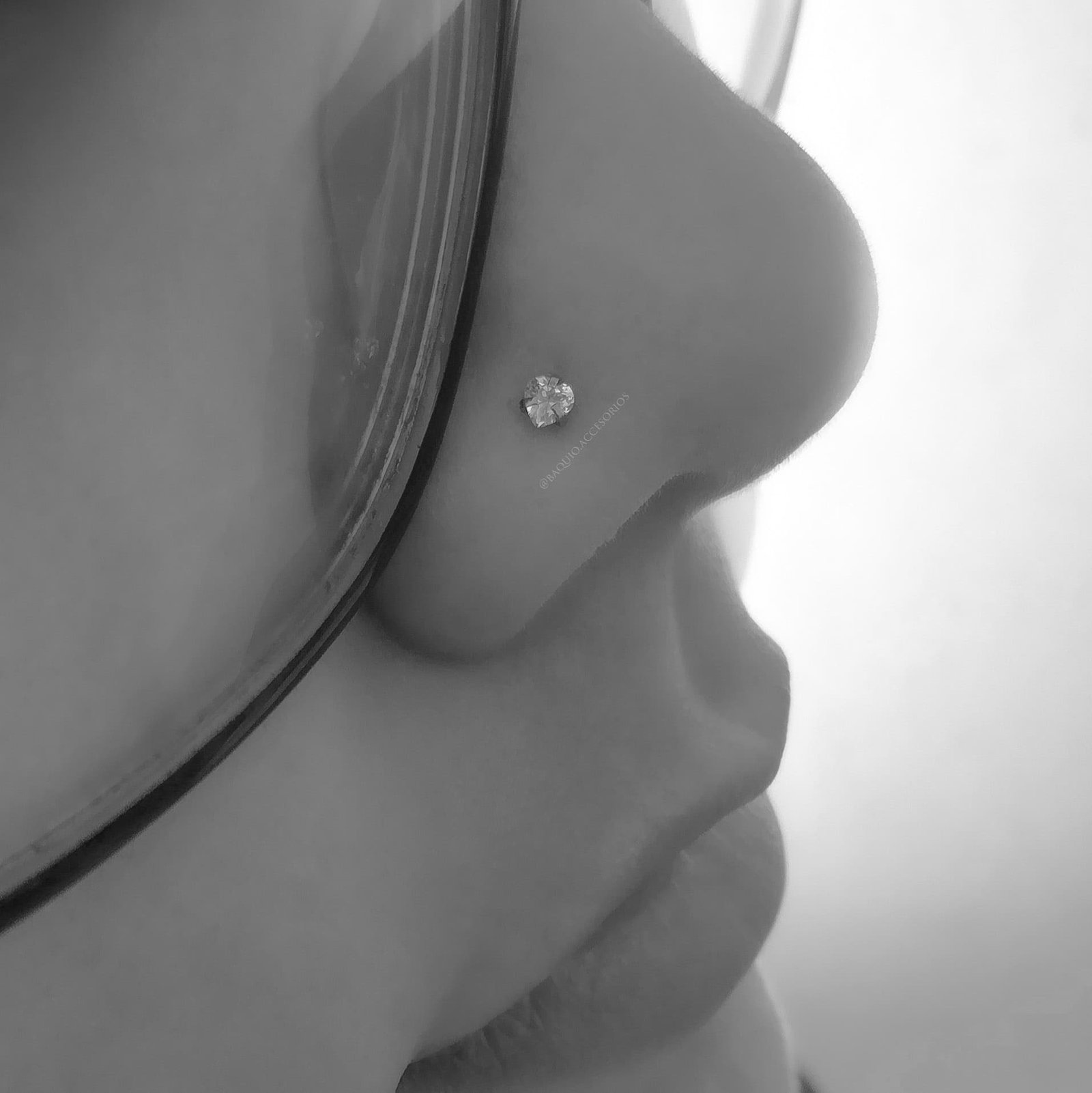 piercing en la nariz corazón