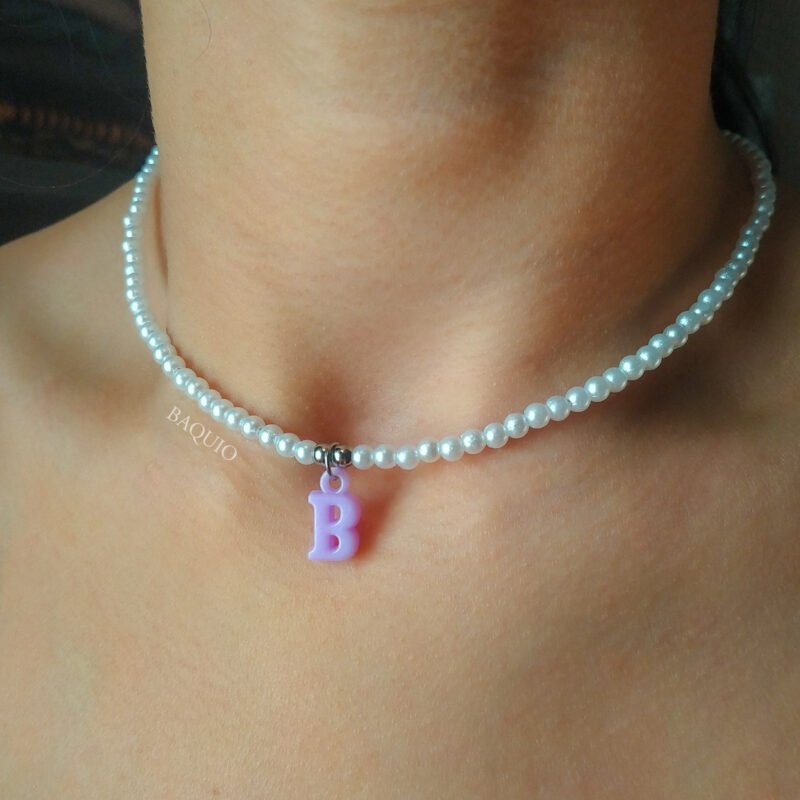 COLLAR INICIAL PERLADO